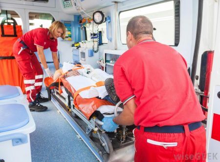 Ambulância particular com suporte UTI